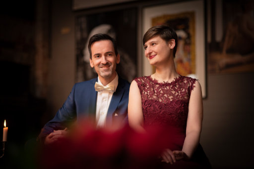 Hochzeitsgesang Hamburg: Thorsten und Jasmin in eleganter Garderobe
